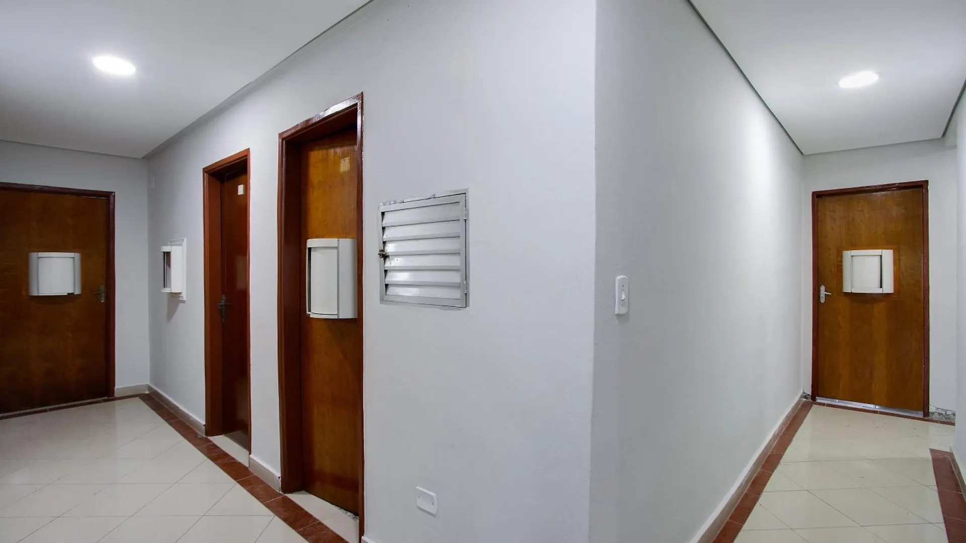 OYO Hotel Boneville, São Paulo 4*,  Brasil