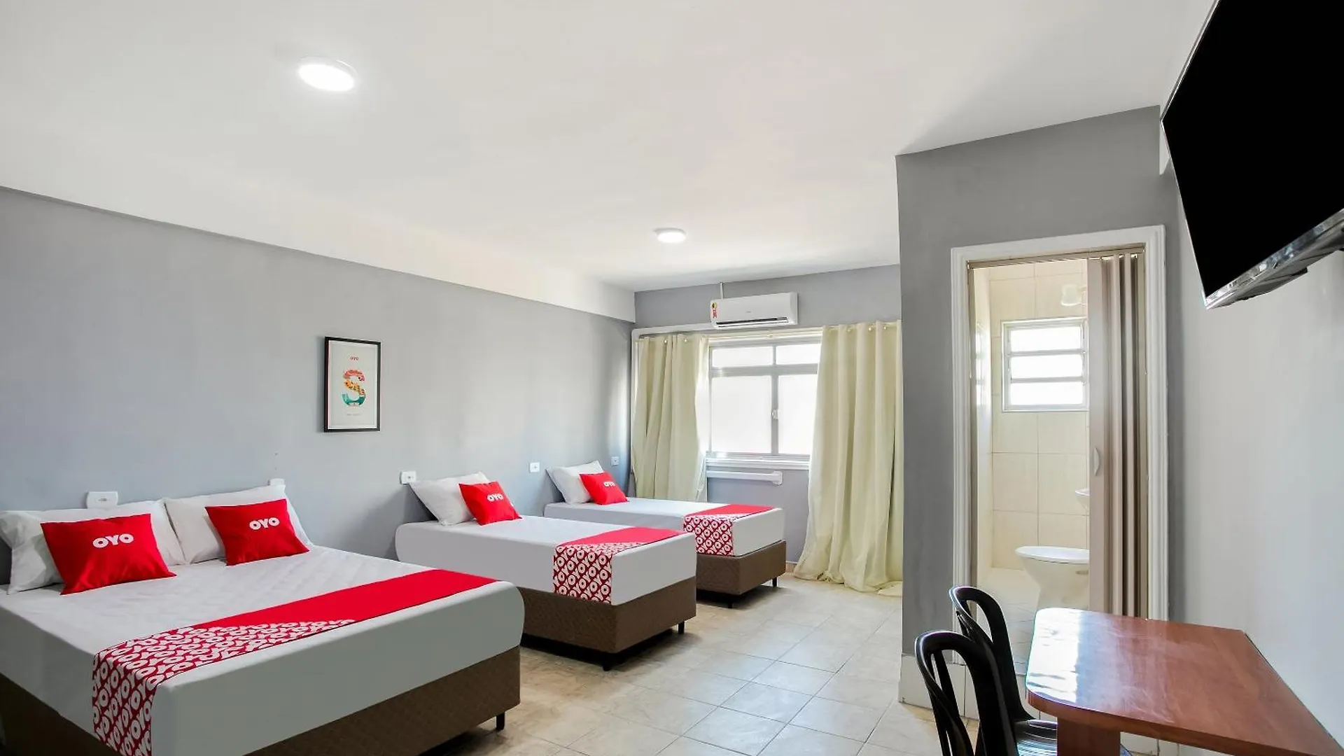 OYO Hotel Boneville, São Paulo