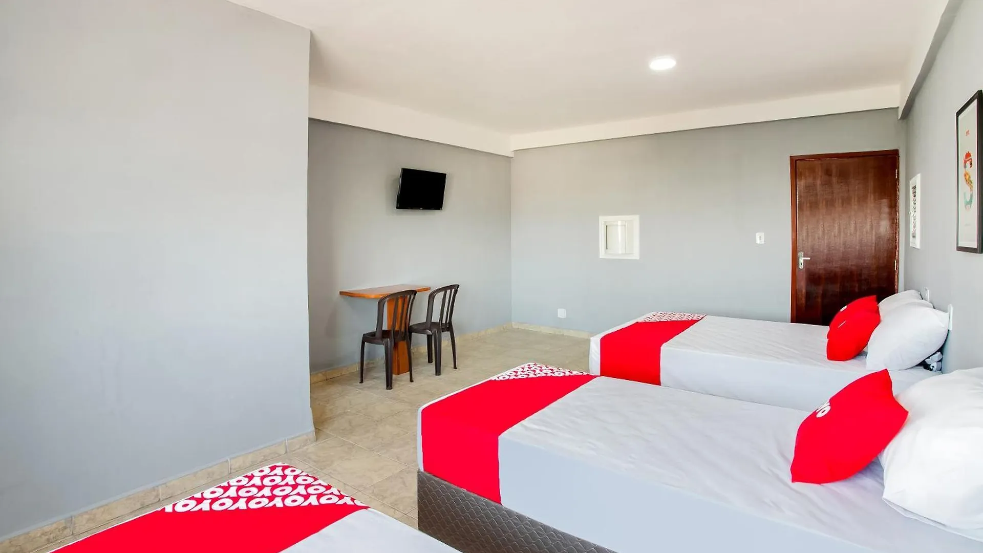 OYO Hotel Boneville, São Paulo 4*,